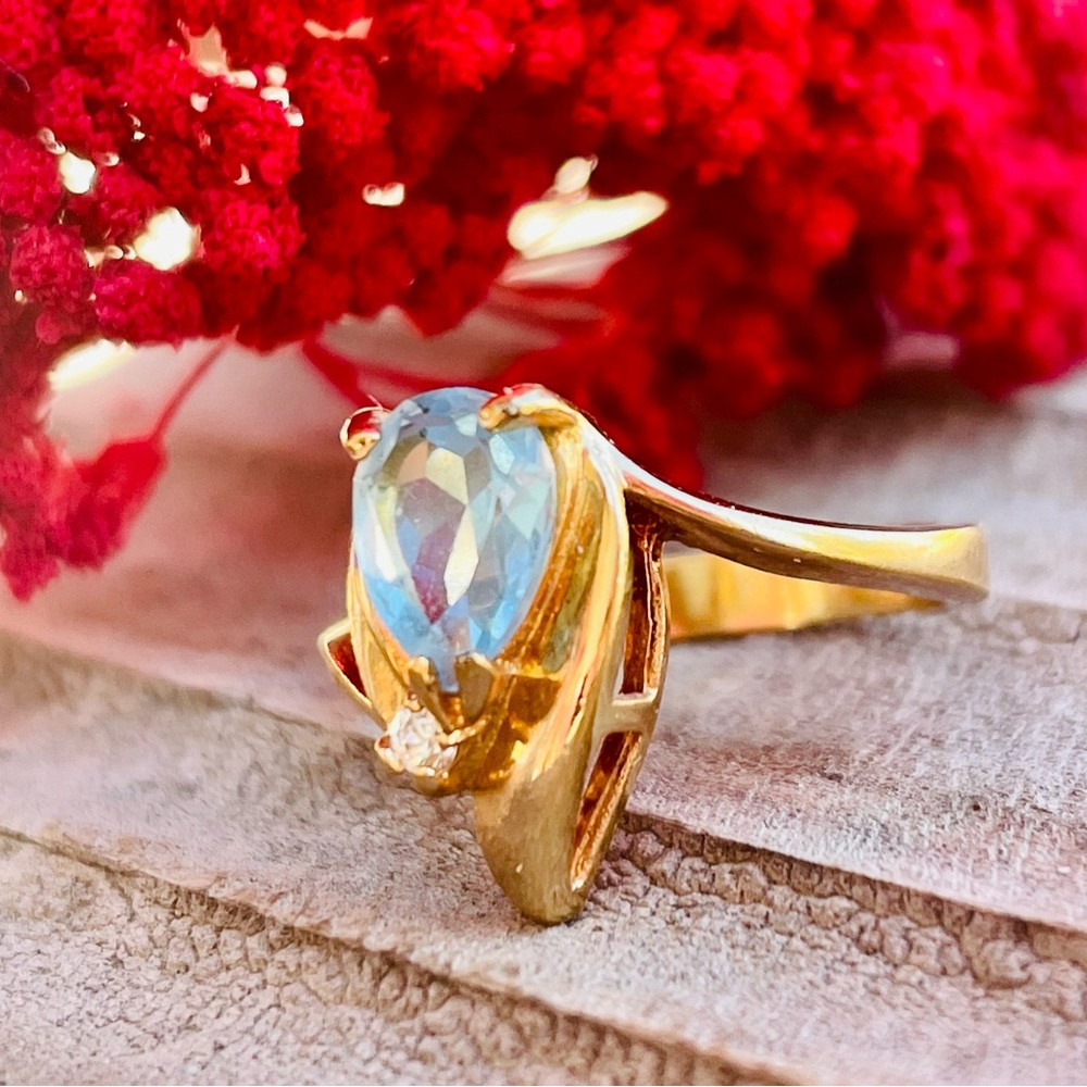 Vintage Cocktail AquaMarine and CZ Gold Ring. Size:6